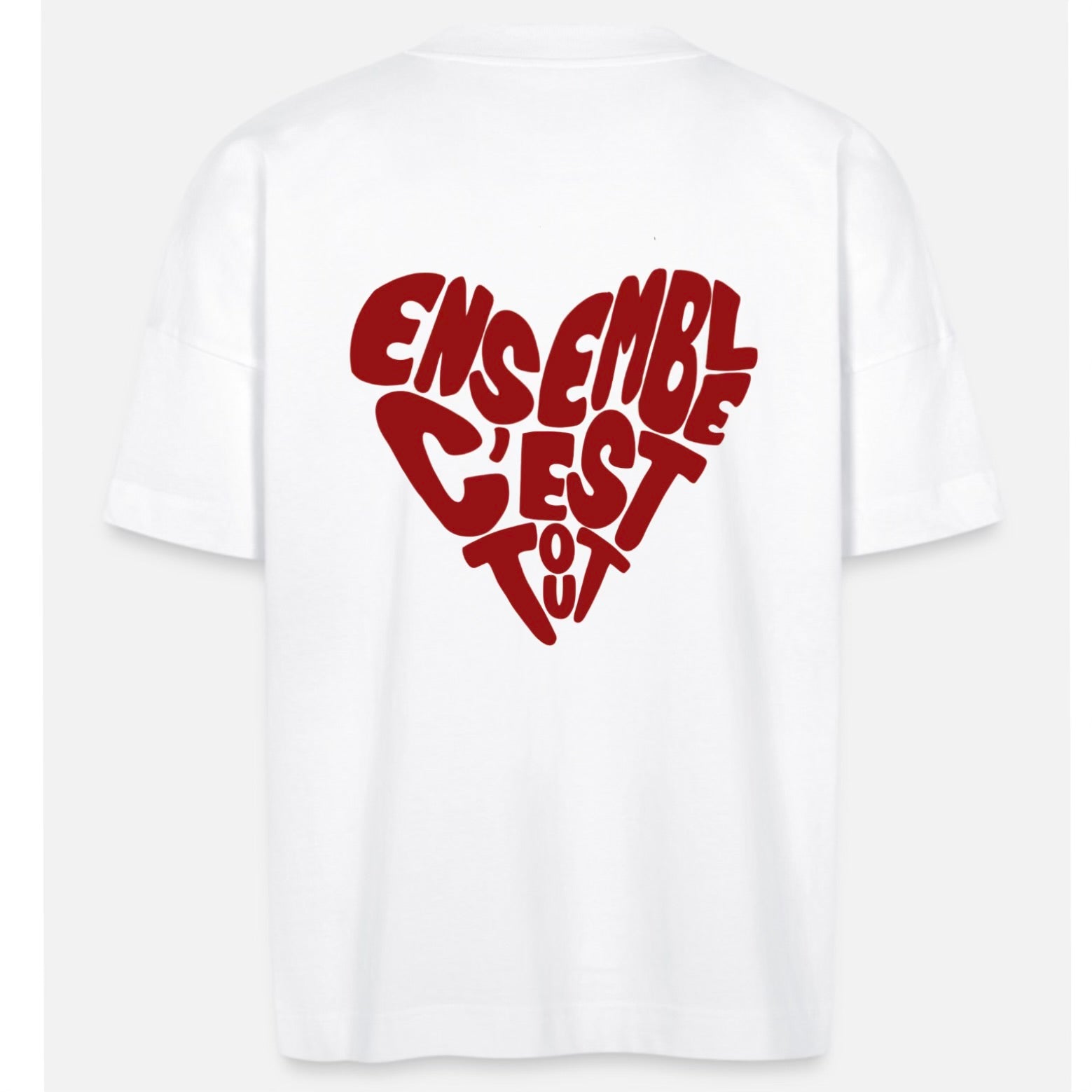 T-shirt oversize blanc avec un coeur rouge dans le dos ensemble c'est tout