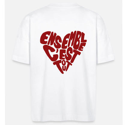 T-shirt oversize blanc avec un coeur rouge dans le dos ensemble c'est tout